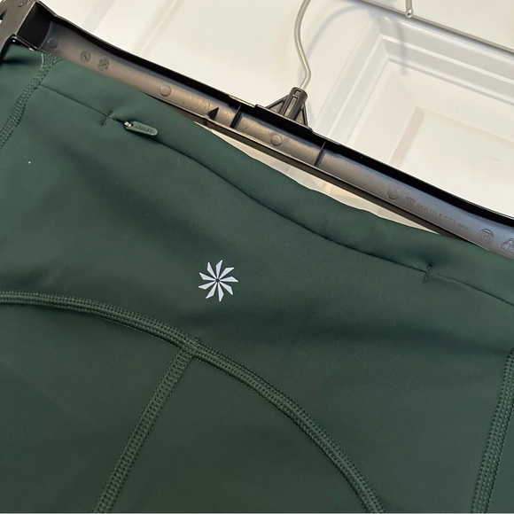 NWT Athleta ULTIMATE RUN 7/8 TIGHT
LEGGING 7/8 DE COURSE ULTIMATE - Picture 9 of 10